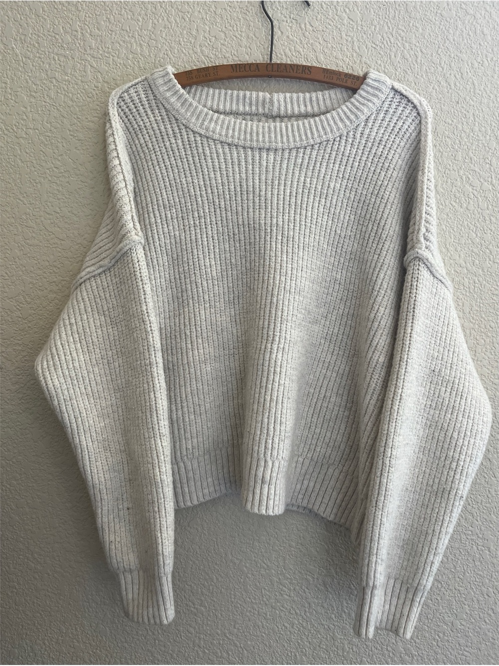 American Eagle Cream Chunky Knit Sweater Women’s Size Medium